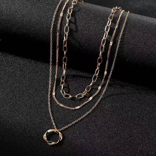 Fashionable cross-border new jewelry design round circle pendant necklace, exaggerated multi-layer versatile necklace.