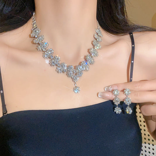 Diamond Flower Multi-layer Pendant Necklace