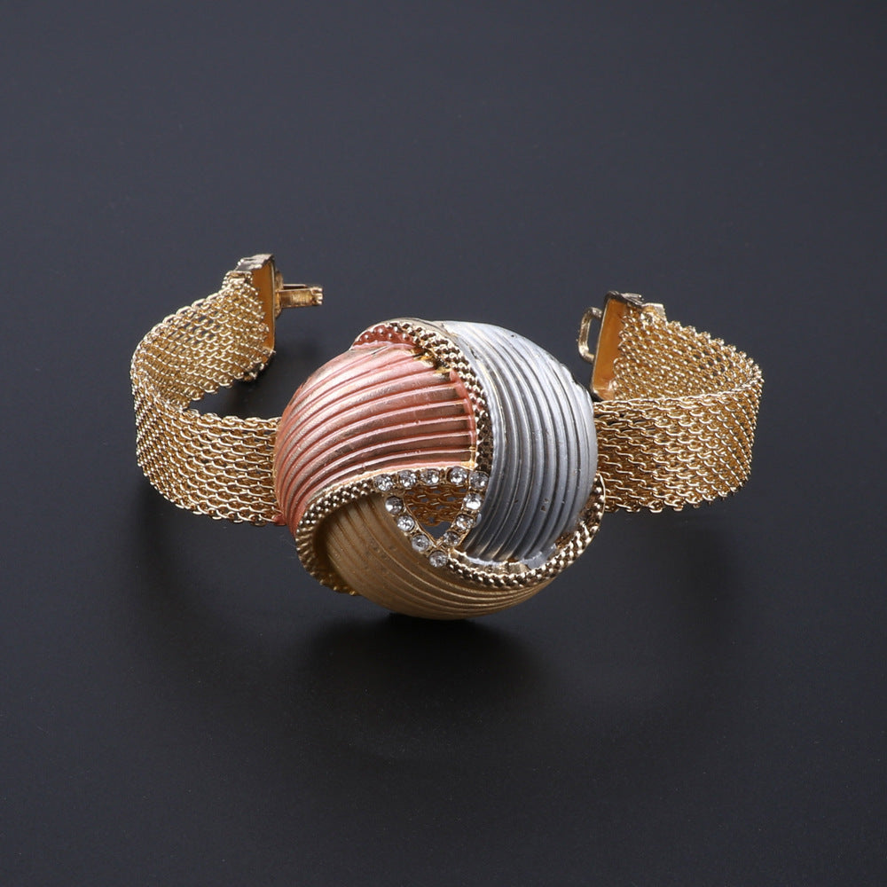 Three-color earrings, necklaces and bracelets set