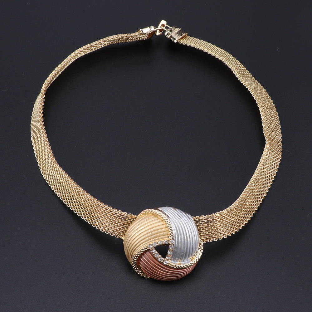 Three-color earrings, necklaces and bracelets set