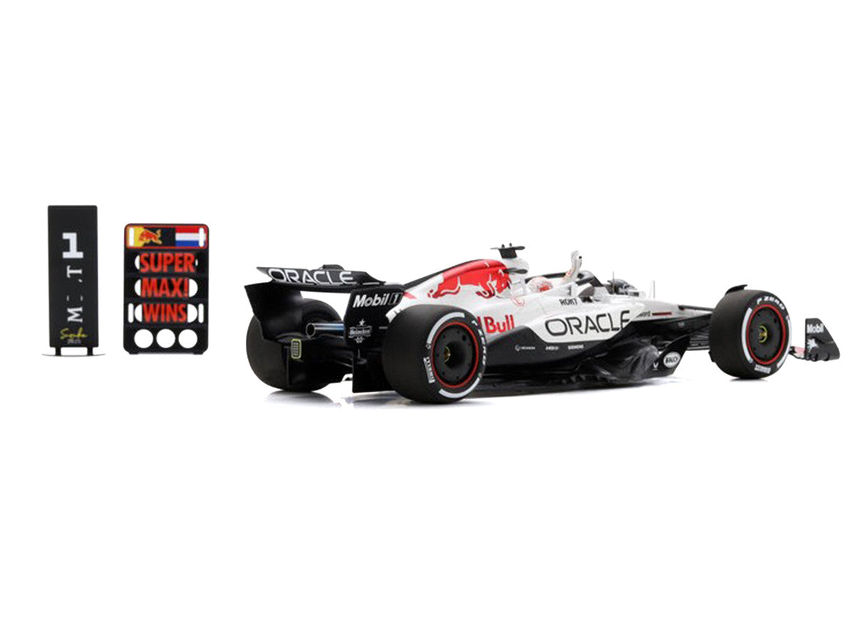 Red Bull Racing RB21 #1 Max Verstappen "Oracle Red Bull Racing" Winner Formula One F1 "Japanese GP" (2025) with Acrylic Display Case 1/18 Model Car by Spark