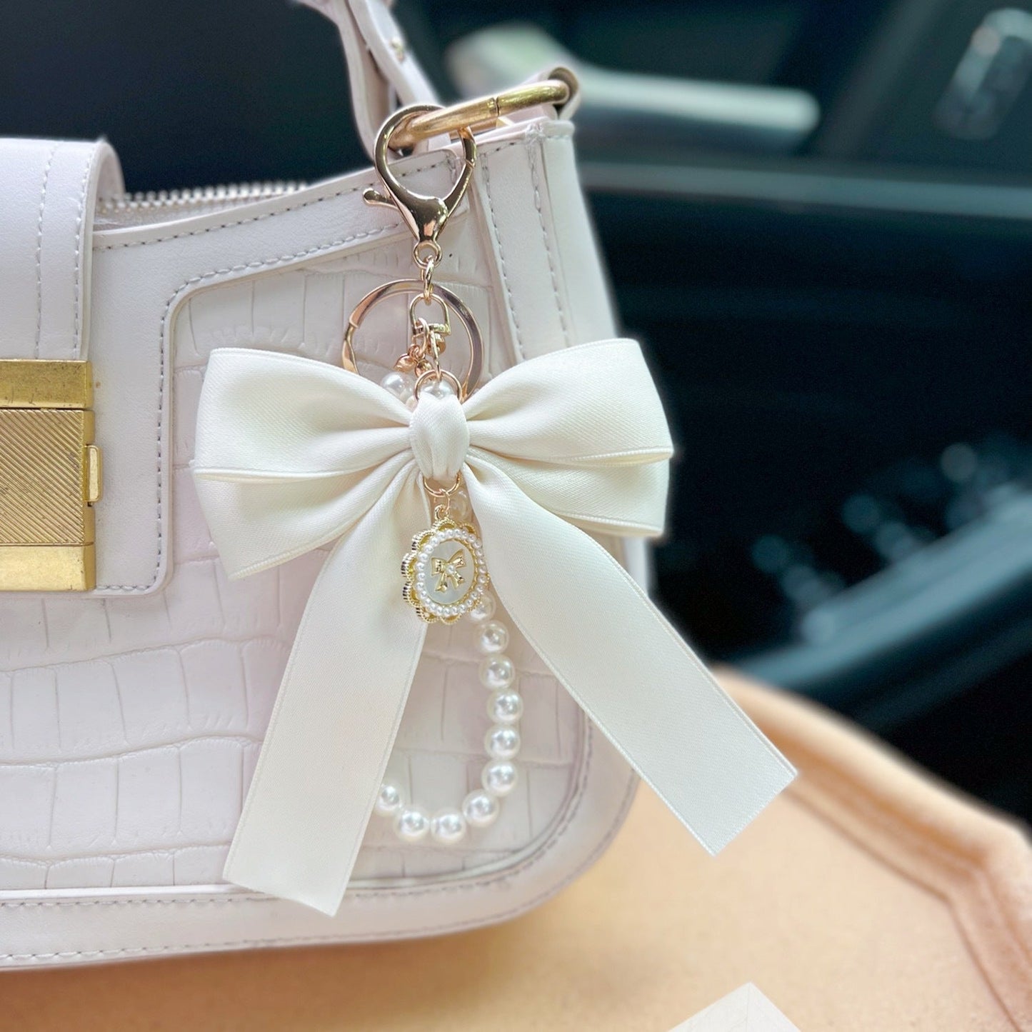 Bow Pearl Metal Keychains Decoration