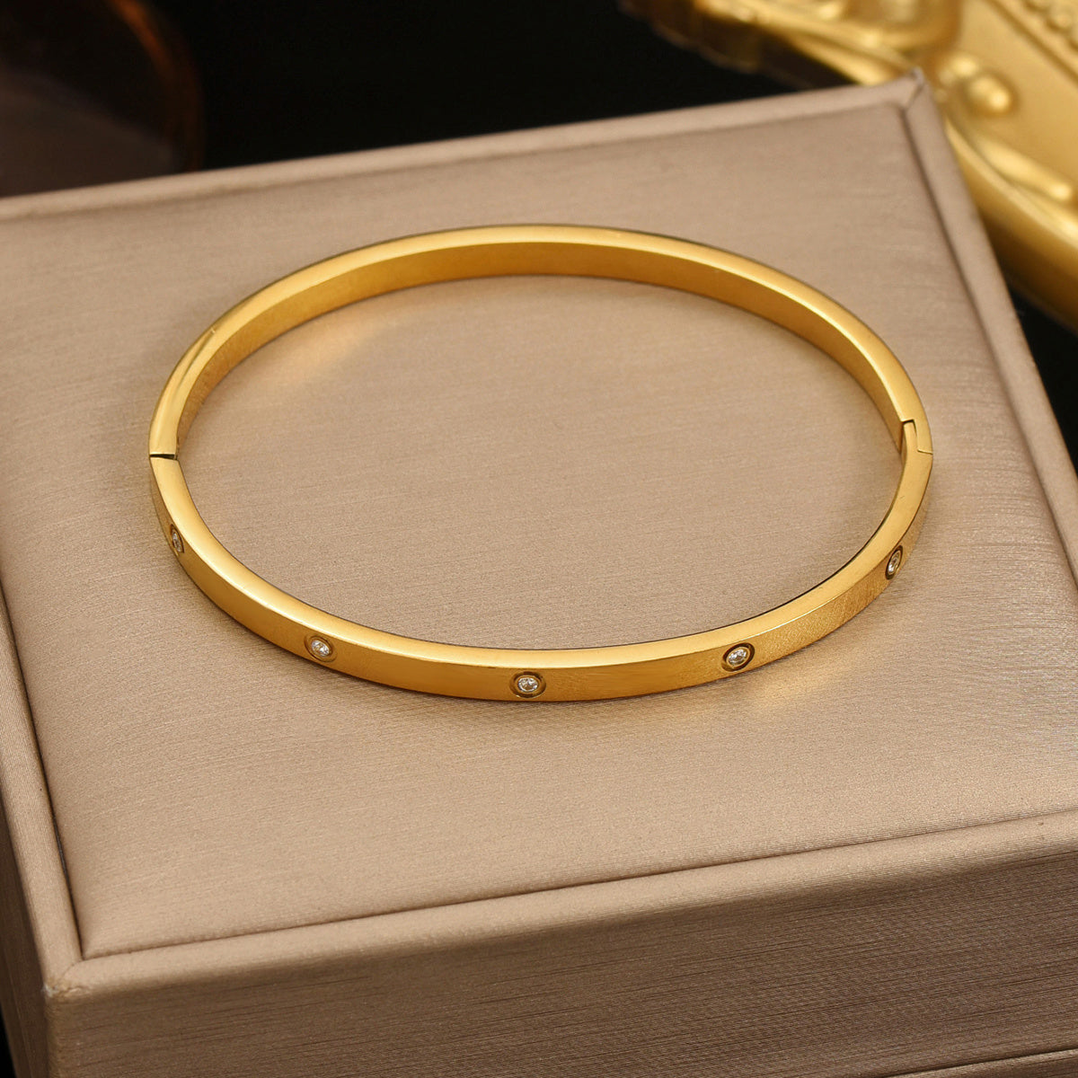 Lxalry 18K Gold Plated Stainless Steel Minimalist Bracelet Hypoallergenic Circle Rhinestone Jewelry  Secure Inlay Tarnish Free Design Skin Safe Luxury Gift For Her Golden Hour Glow, Everyday Wear A