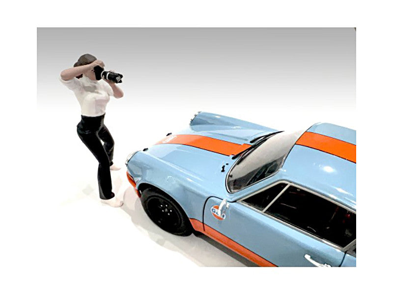 "Photographers" Figure #2 for 1/24 Scale Models by American Diorama