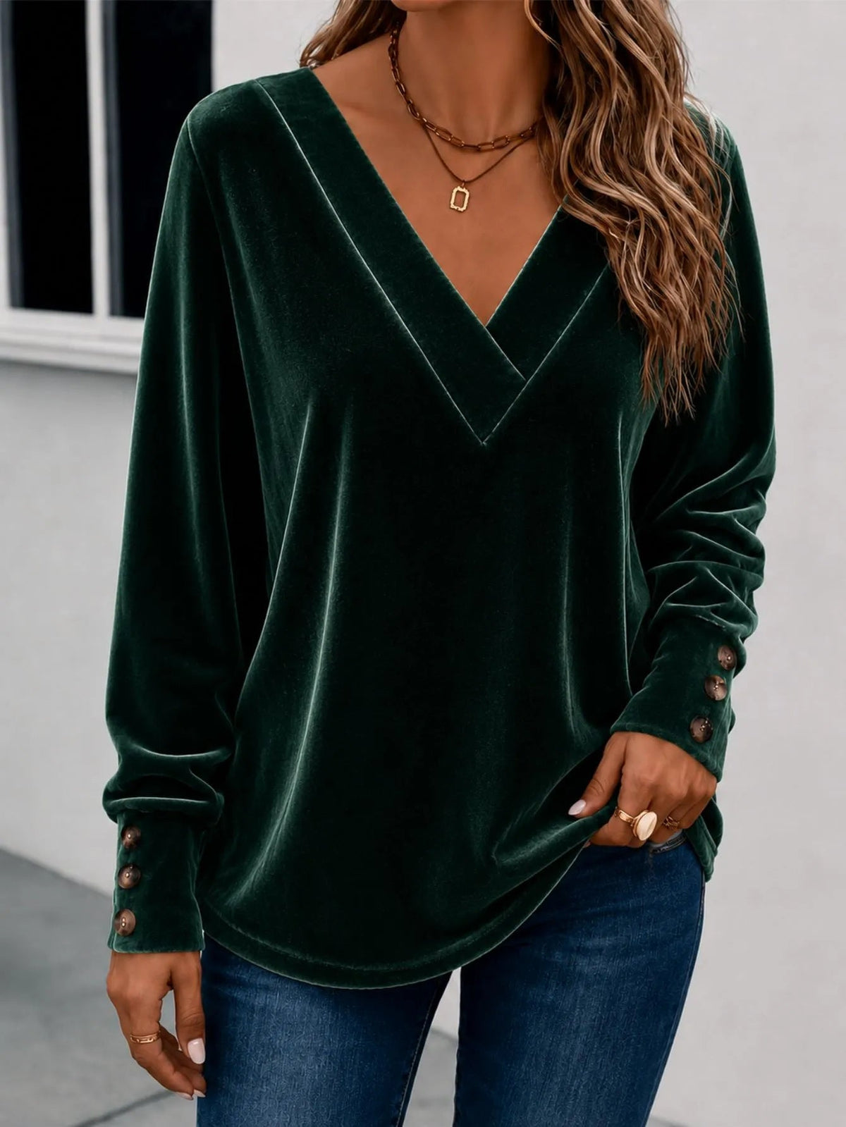Annuo 2026 New Fall European American Women V-Neck Velvet Button Long Sleeve Top