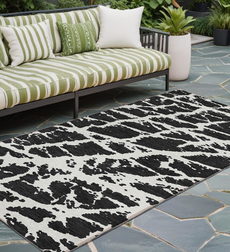 8' Runner Black and White Abstract Washable Non Skid Indoor Outdoor Runner Rug