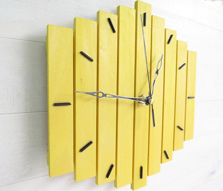 Rural Pastoral European-style Wooden Wall Clock Creative Retro Living Room Clock