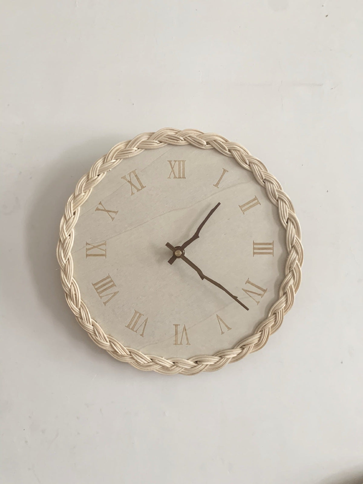 Japanese Fashion Rattan Creative Round Digital Silent Clock Wall Clock