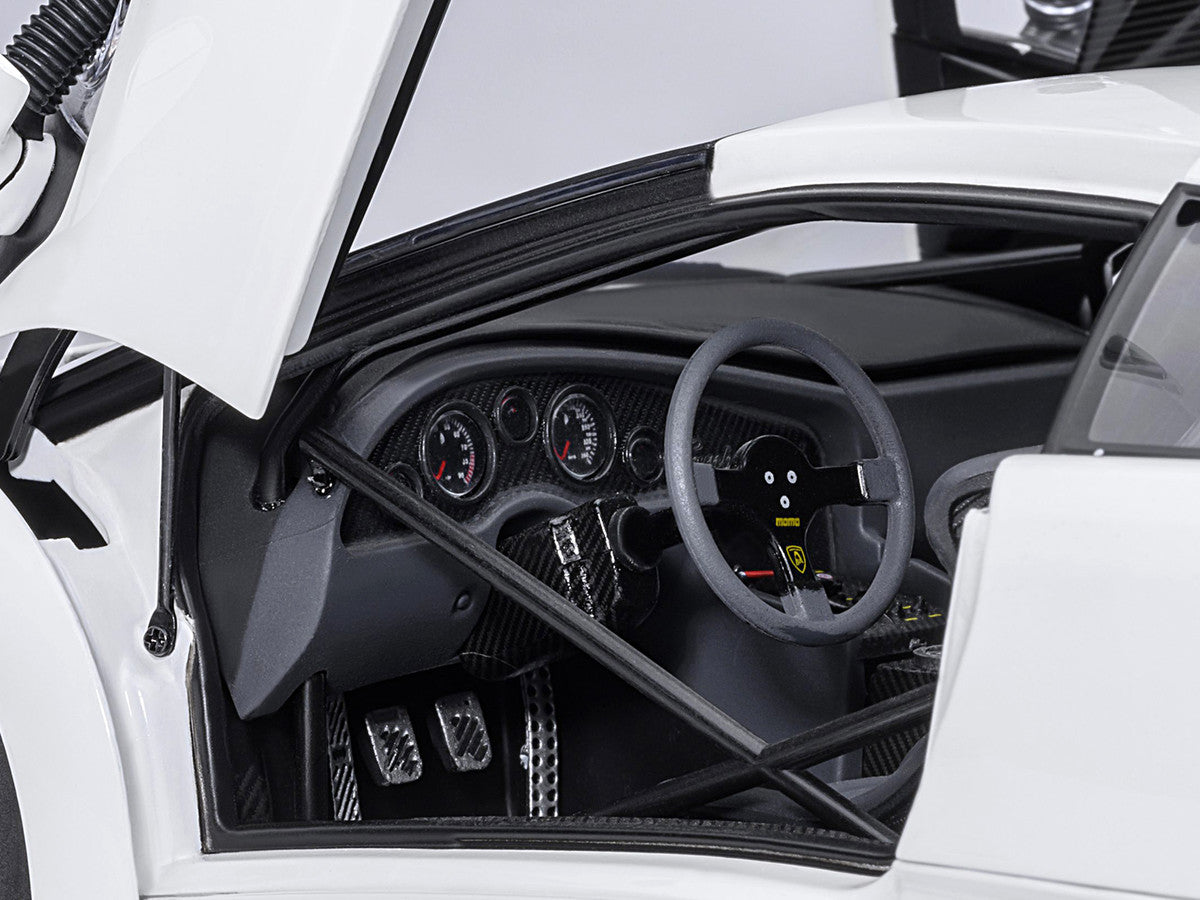Lamborghini Diablo GTR Impact White 1/18 Model Car by Autoart