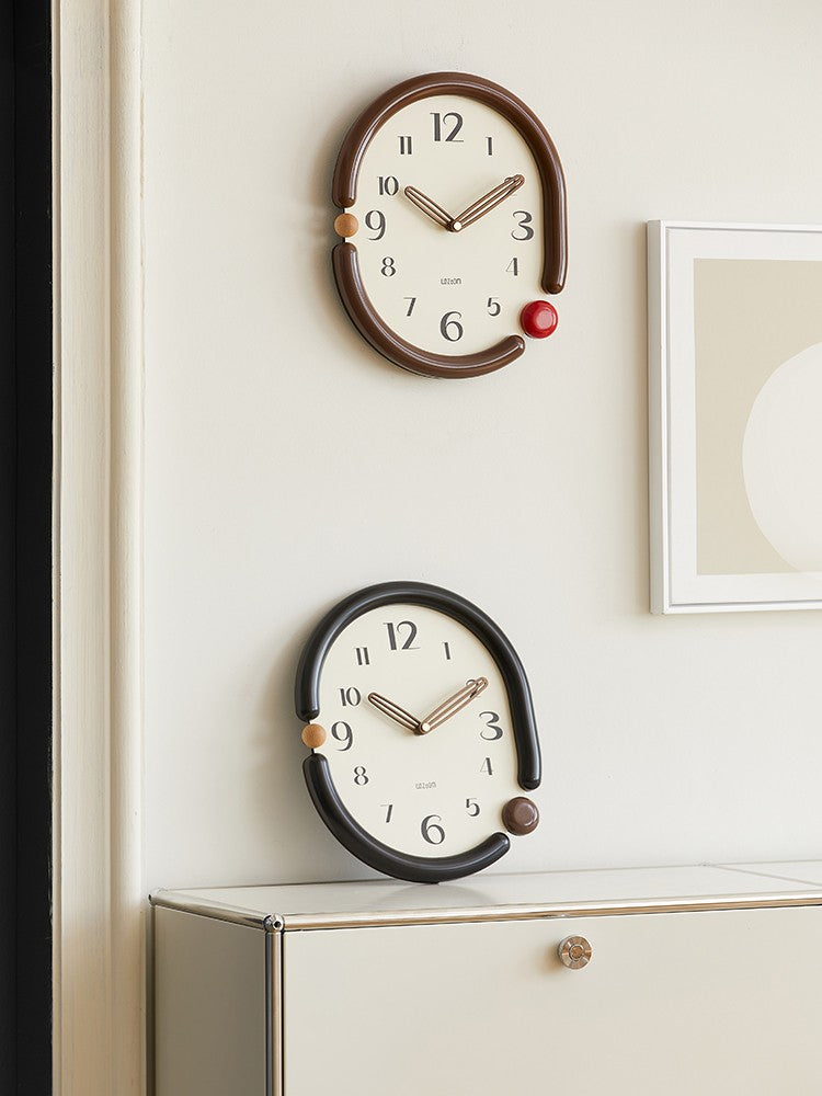 Creative Simple Living Room Punch-free Wall Clock