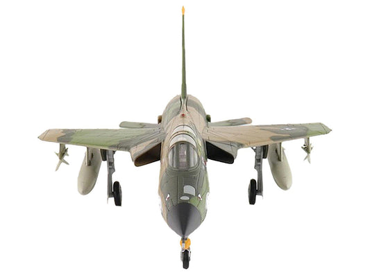 Republic F-105F Thunderchief Fighter-Bomber Aircraft "63-8331 Red River Showboat 354th Tactical Fighter Squadron 355th Tactical Fighter Wing Takhli Royal Thai AFB" United States Air Force "Air Power Series" 1/72 Diecast Model by Hobby Master