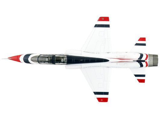 Northrop T-38 NASA Aircraft "#1 Thunderbirds" (1970s) United States Air Force "Air Power Series" 1/72 Diecast Model by Hobby Master