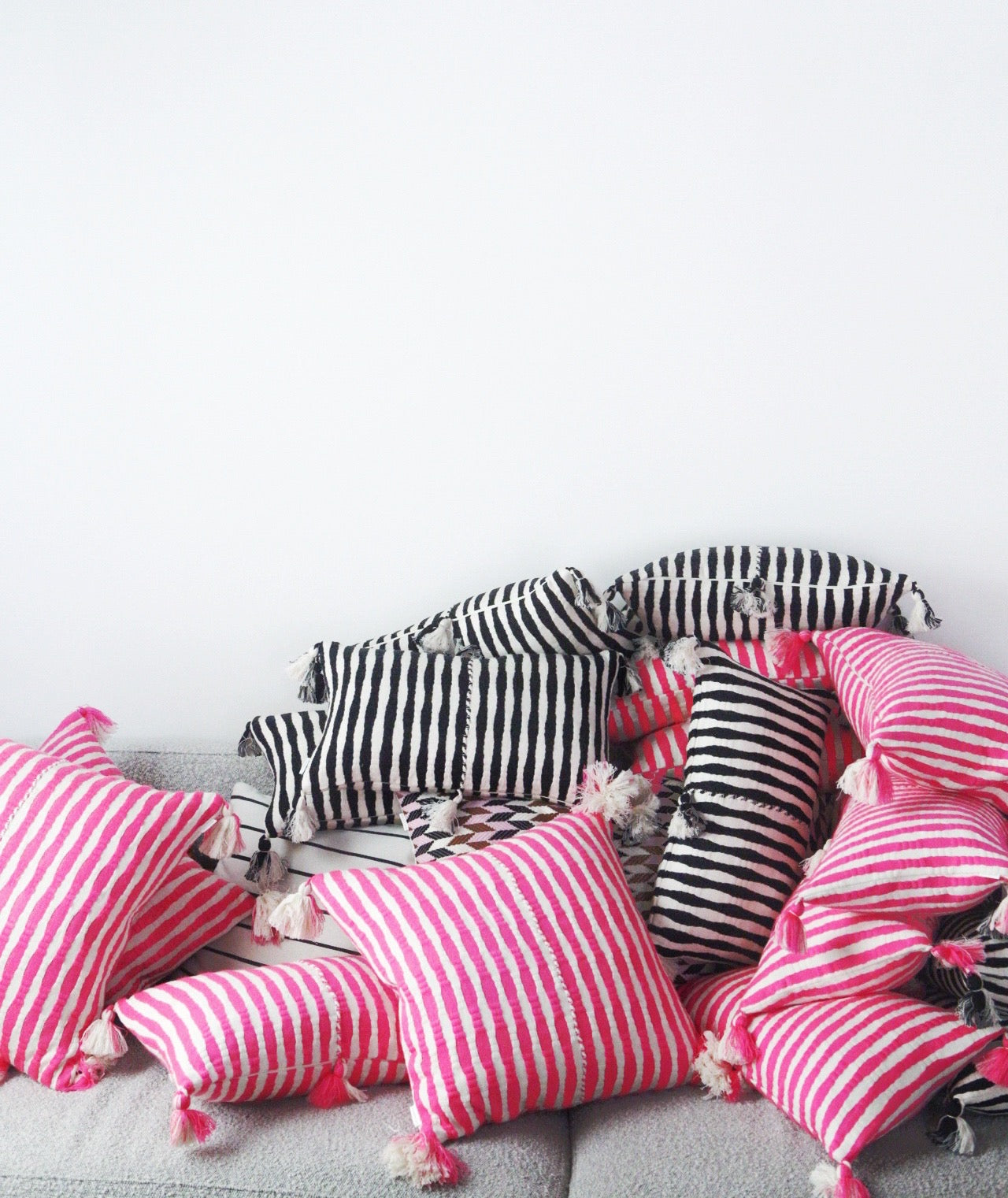 Antigua Pillow - Neon Pink