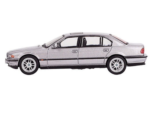 BMW 750IL Aspen Silver Metallic with Sun Roof Limited Edition 1/64 Diecast Model Car by Mini GT
