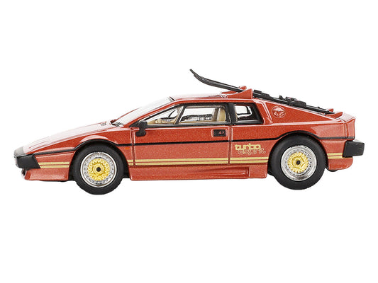 Lotus Esprit Turbo RHD (Right Hand Drive) Copper Fire Metallic with Skiis 007 James Bond "For Your Eyes Only" (1981) Movie Limited Edition 1/64 Diecast Model Car by Mini GT