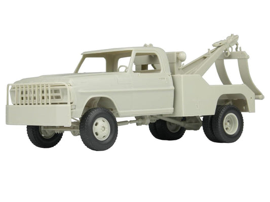 Skill 3 Model Kit 1972 Ford F-350 4x4 Tow Truck High Side Version 1/25 Scale Model by Moebius