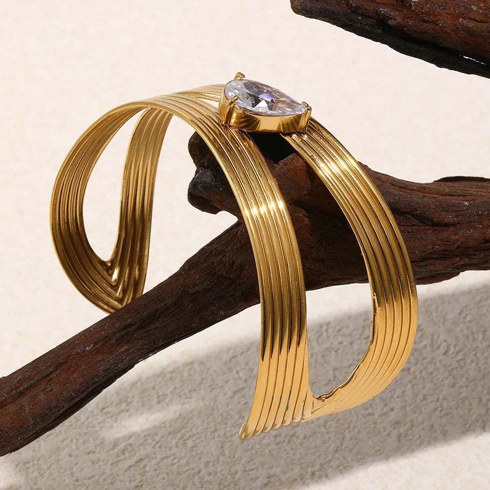 La. Muses Sparkling Zircon Stripe Asymmetric Stainless Steel Women's Bracelet PVD Gold Plated Fashion Jewelry Accessories