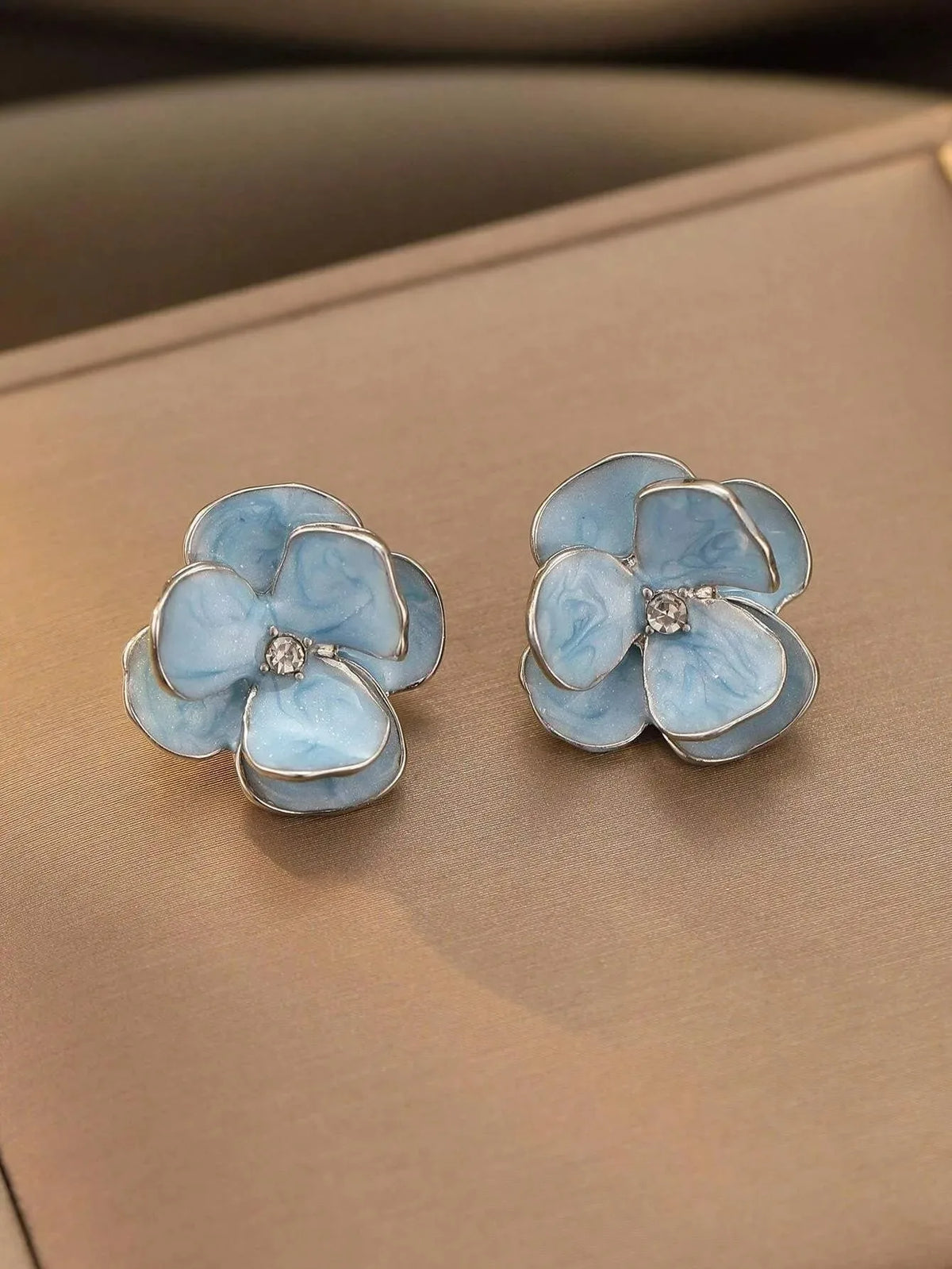 New Fashion Sweet Design Spring/Summer Blue Pink Enamel Flower Light Luxury High End Earrings Party Gifts for Women Jewelry