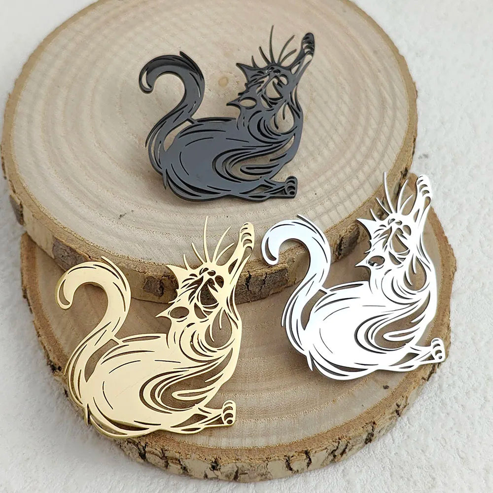 Original and innovative fun cat hollow stainless steel gold-plated 18K brooch, suit lapel pin, waterproof formal fittings