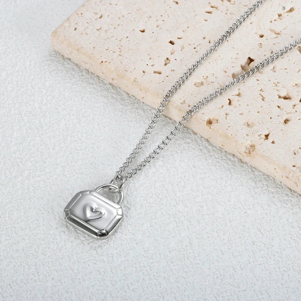 Stainless Steel Heart-shaped Pendant Necklace Metal Waterproof Jewelry For Women