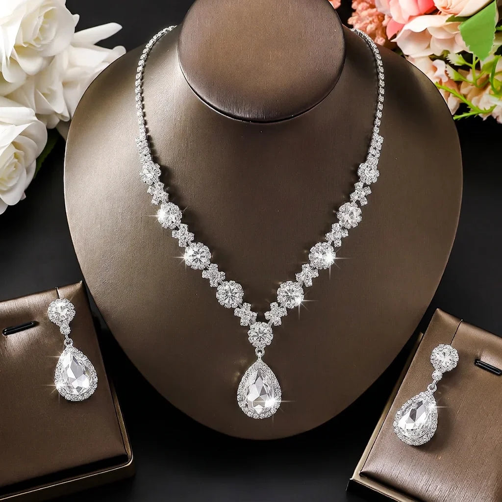 Simple and Atmospheric Water Droplet Necklace Earrings Two-Piece Set as a Surprise Birthday Gift for Girlfriend and Best Friend