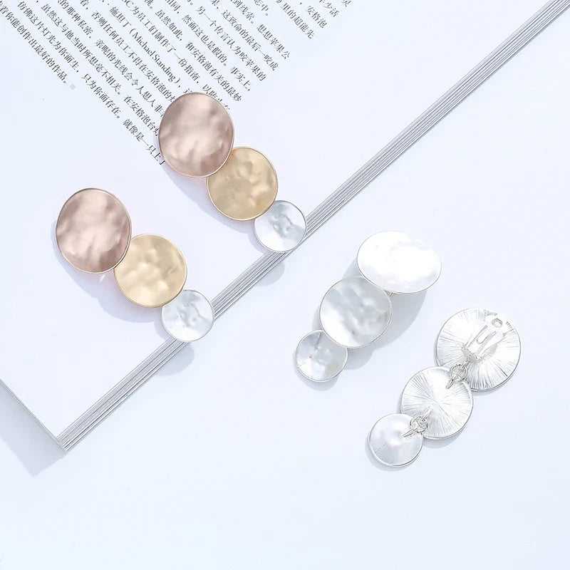 Trendy Vintage Hammered Texture Round Disc Clip on Earrings Non Pierced Matte Platting for Women Statement Earrings Jewelry