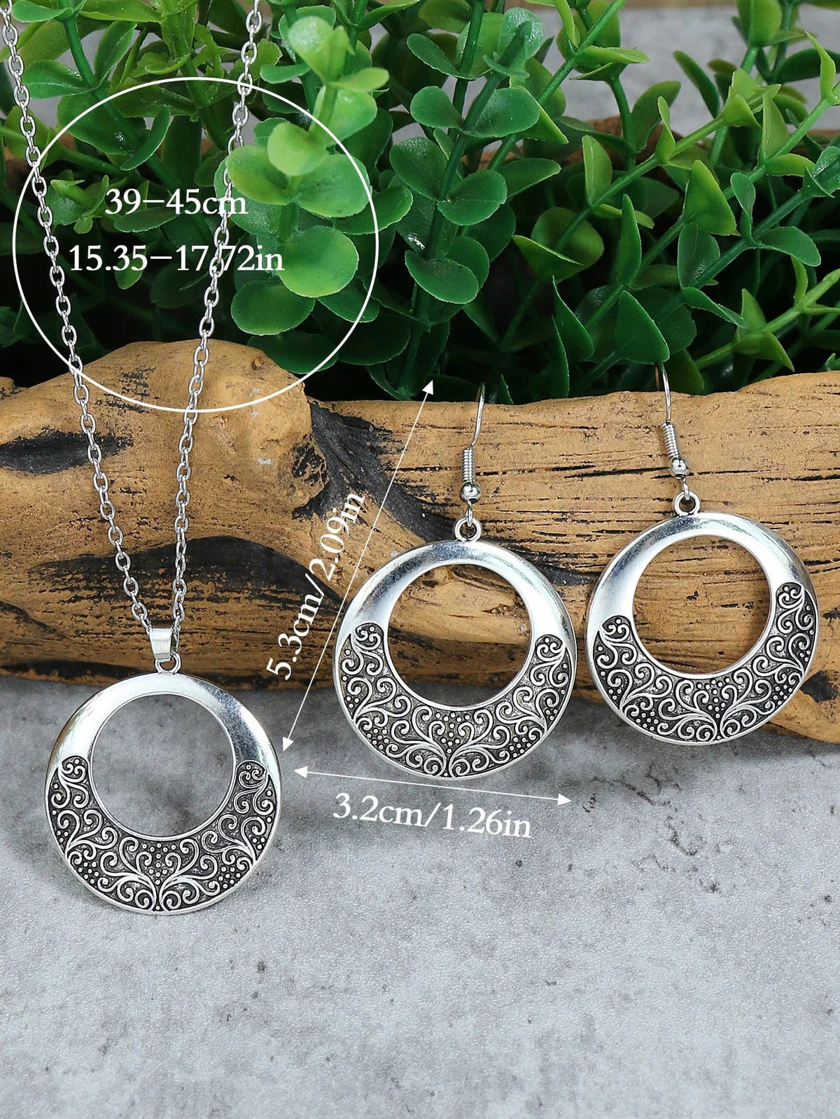 Vintage Ethnic Style Silver Pendant Earrings Necklace Set Round Ring Simple Carved Women's Style Earrings Necklace Combination