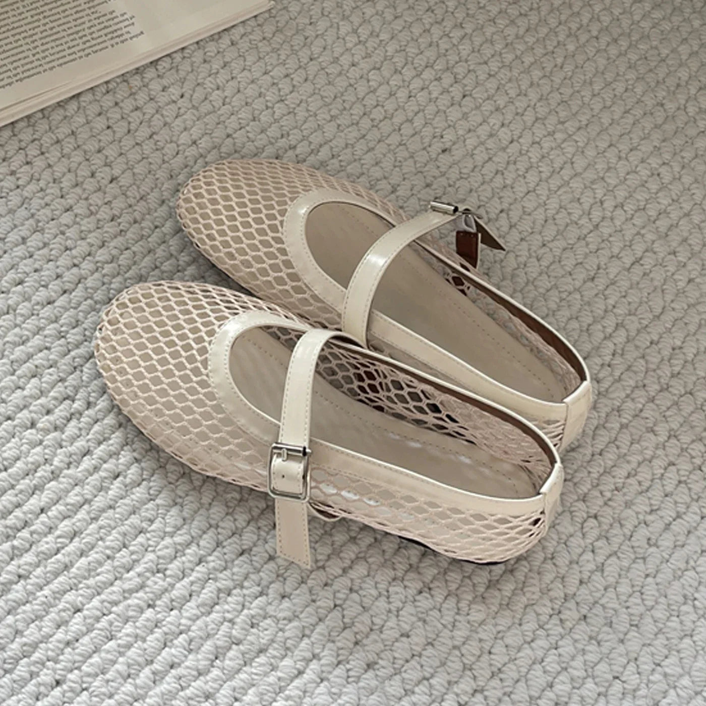 Aneikeh Round Toe Flat Shoes Women Non Slip Flat Sandals Sizes 35-43 Breathable Mesh Beach Outdoor Shallow Comfortable Shoes