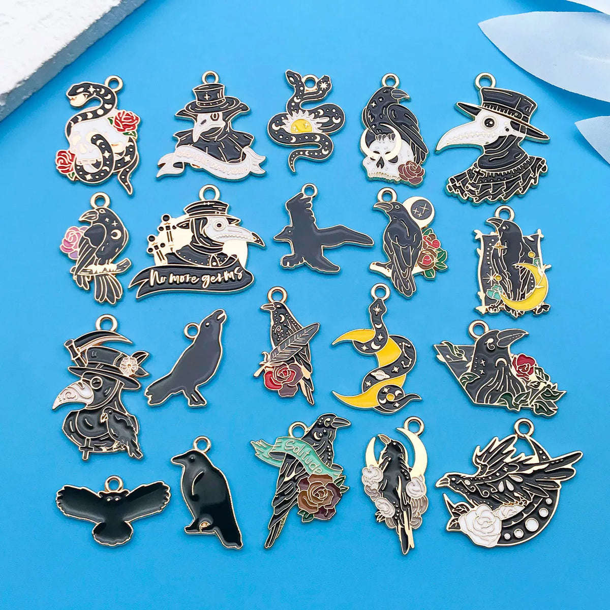 Mix 10/20 pcs of Alloy Enamel Halloween Charms Pendants, Suitable for DIY Necklace, Earring, Keychain Jewelry Making Accessory.