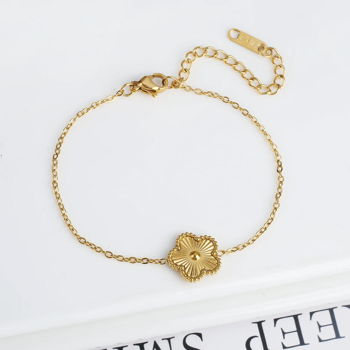 Hot Sale Black/Gold Stainless Steel Laser Five-Leaf Flower Charm Bracelet Personalized For Man Woman Classic Clover Jewelry