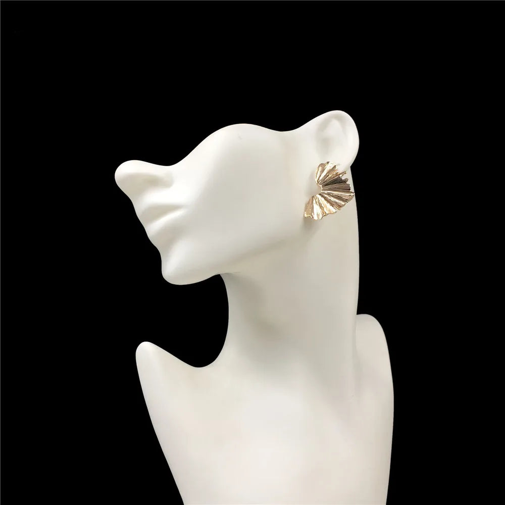 New Trendy Gold Color Leaf Flower Fan-Shaped Metal Stud Earrings Personalized Fashionable Luxury Cool Earrings
