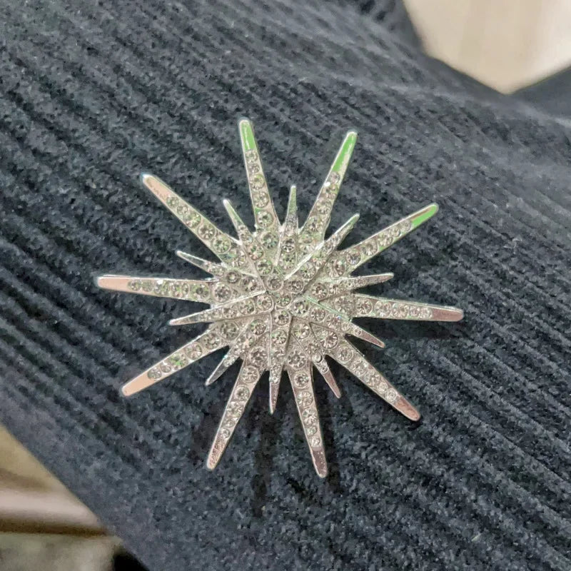 Rhinestone Hexagram Brooches for Women Men Fashion Starburst Metal Lapel Pin Clothes Accessories Office Leisure Jewelry Gift