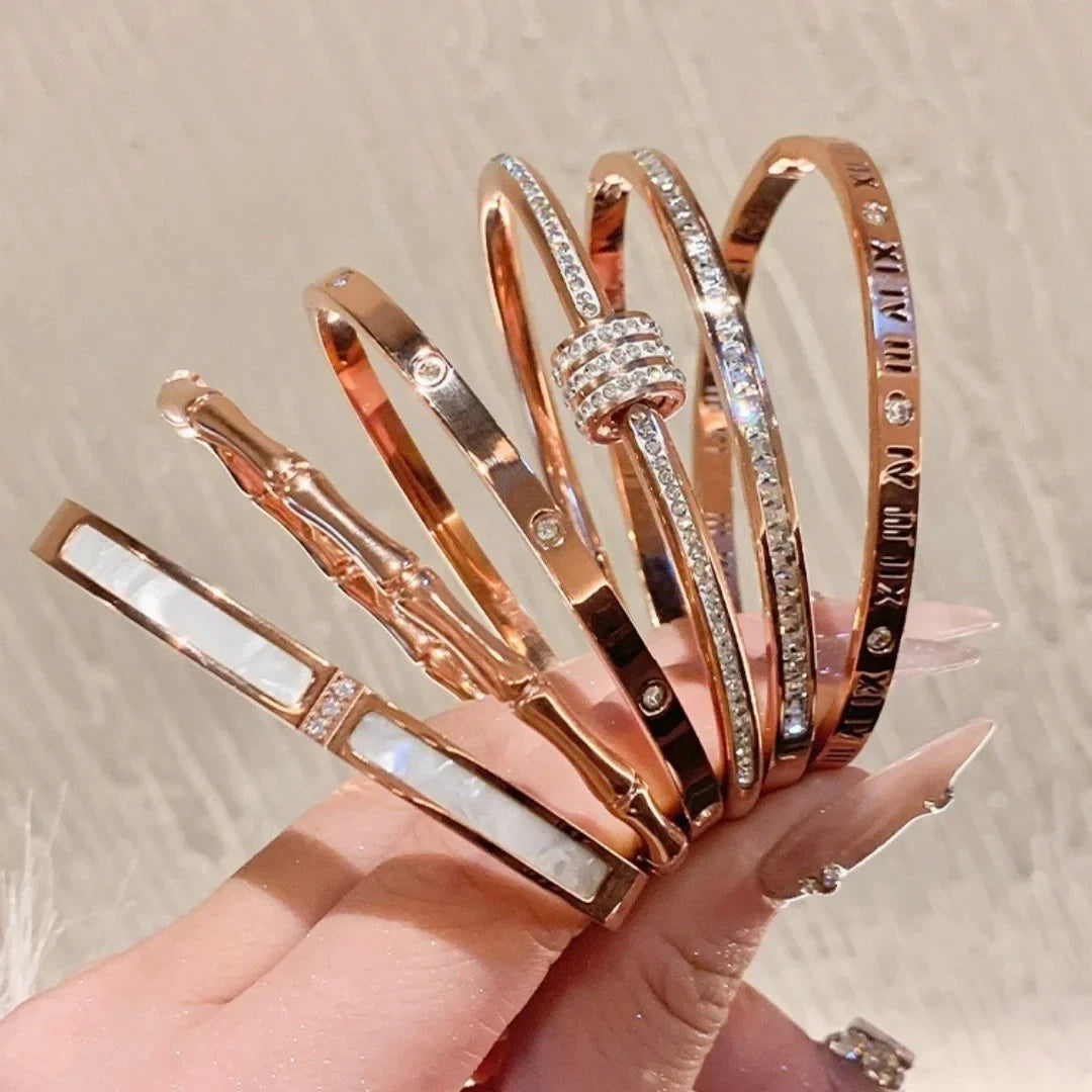 Female titanium steel starry sky high-end bracelet; light luxury temperament INS style; elegant design for a minority