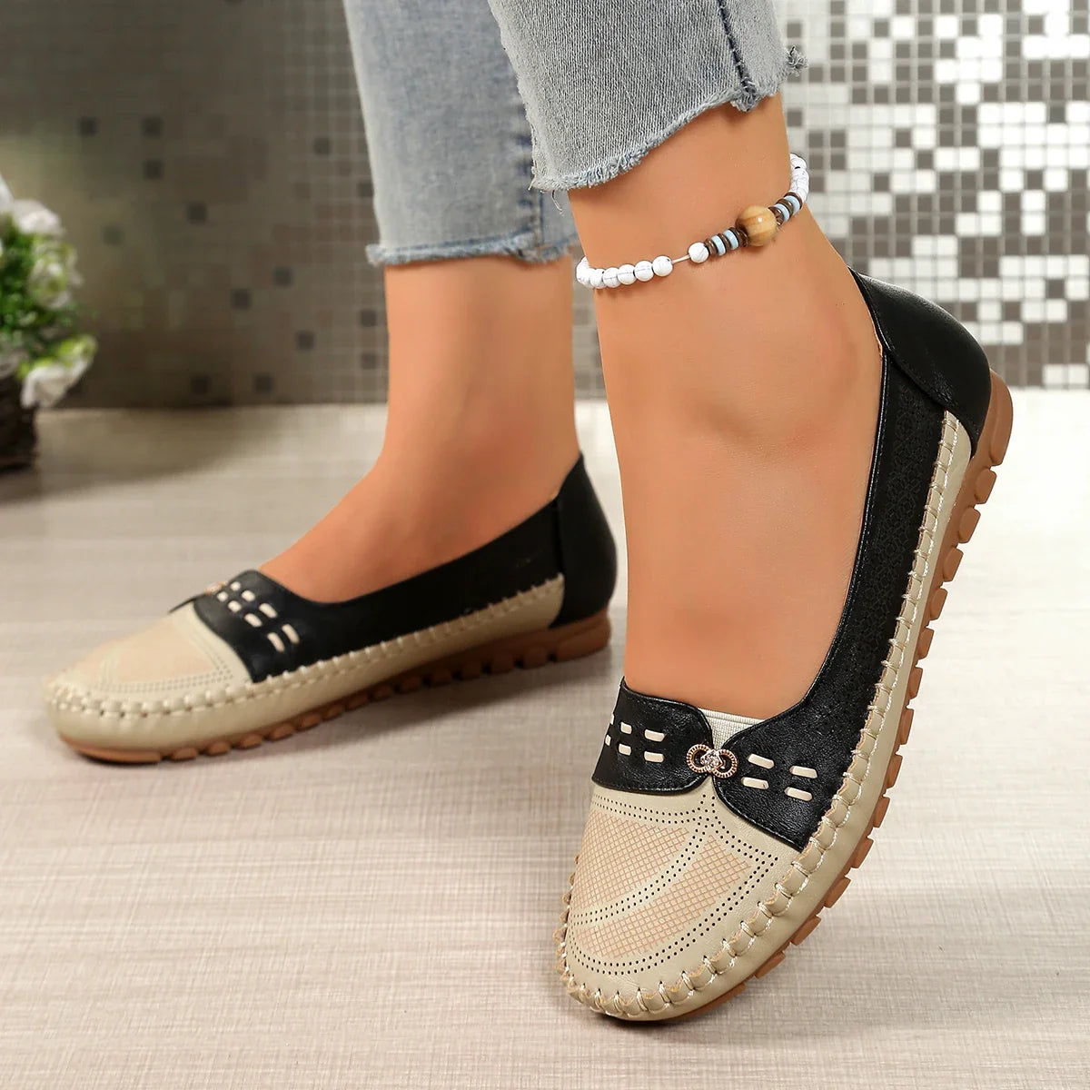 goreyodoly Women Slip On Loafers Wide Fit Comfortable Flats Lightweight Breathable Colorblock Shoes Chain Detail Durable Rubber