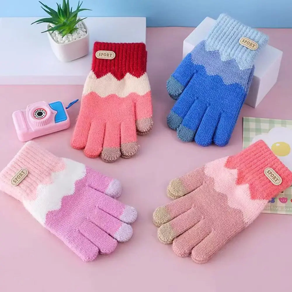 Cute Warm Kids Winter Gloves Coldproof Windproof Baby Gloves Soft Thicken Children Mittens for 6-14 Years Old Baby Boys Girls