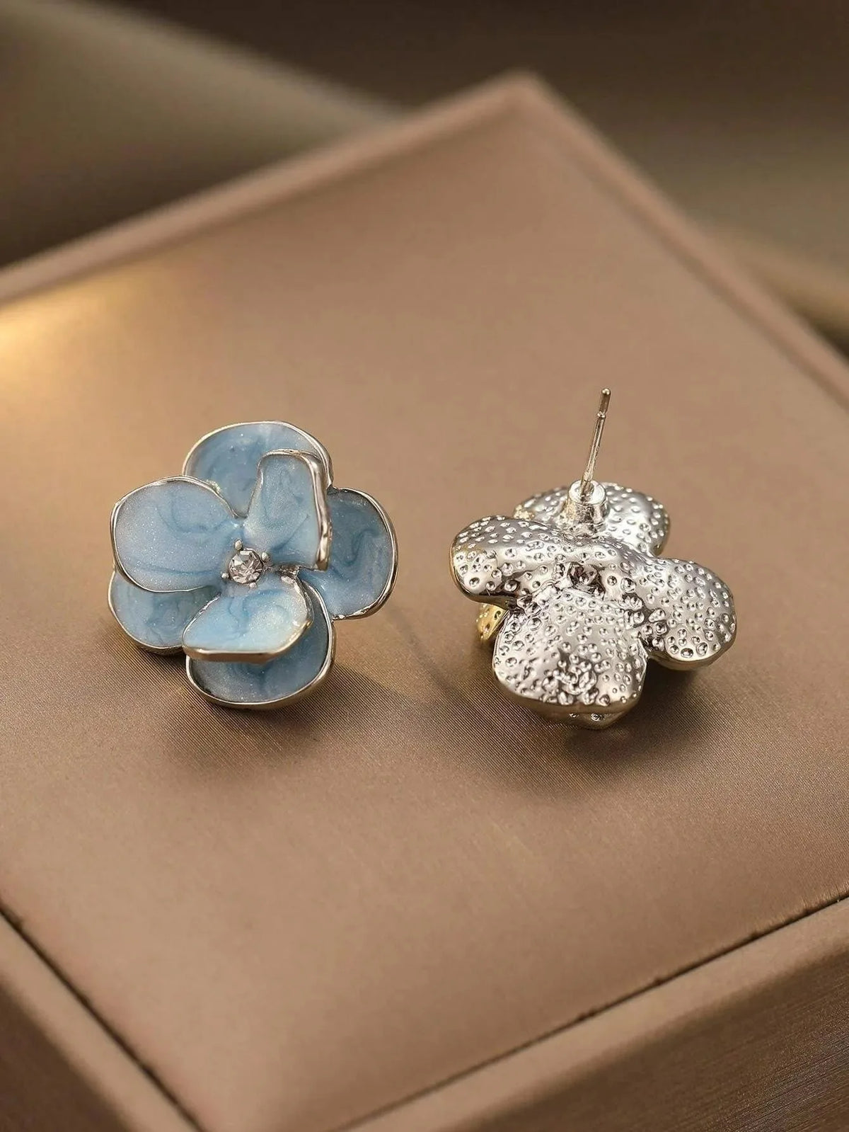 New Fashion Sweet Design Spring/Summer Blue Pink Enamel Flower Light Luxury High End Earrings Party Gifts for Women Jewelry