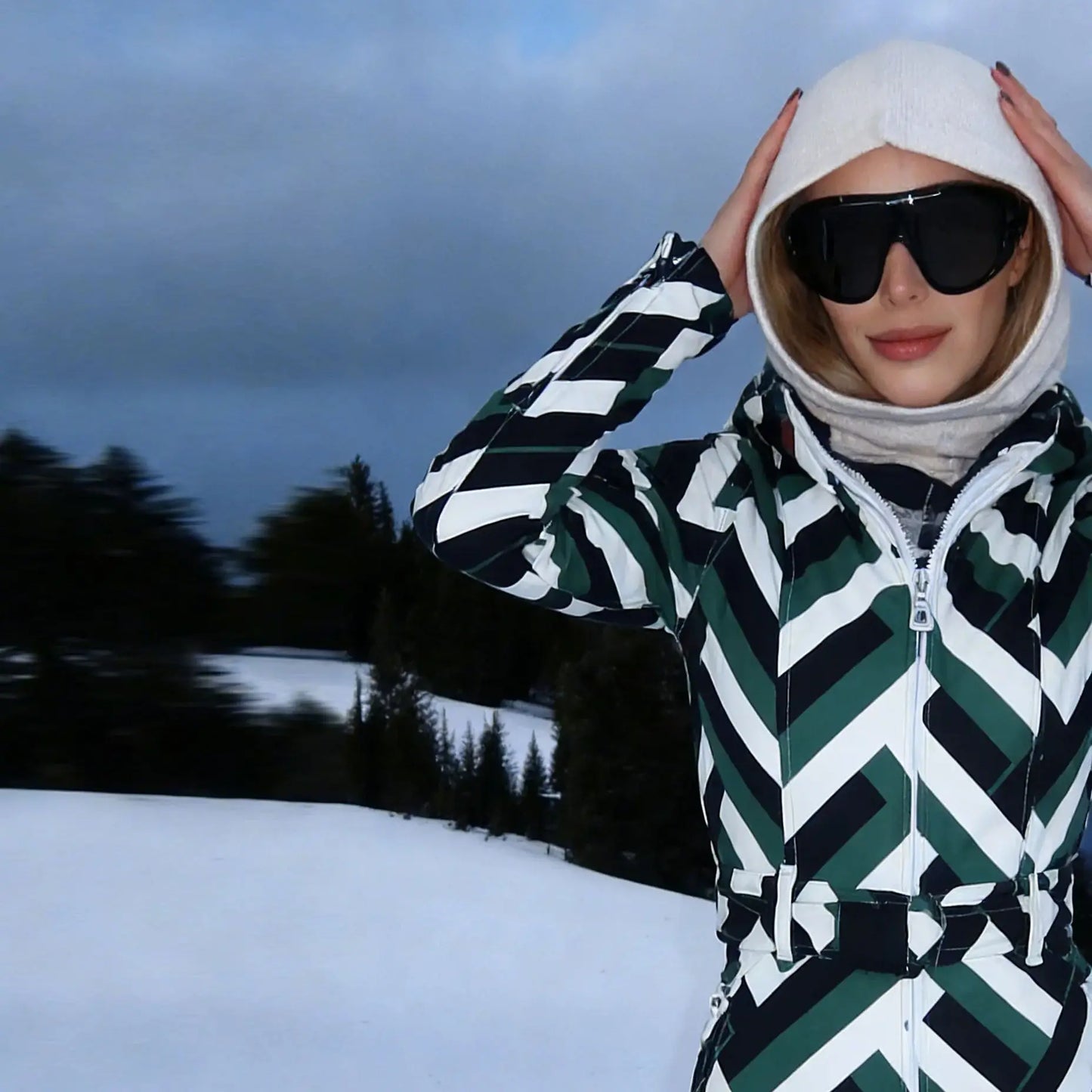 Camouflage Stripes Ski Wear Jumpsuit Sets High Collar Windproof Hooded Puff Jacket Warm Pant 2026 New Lady Snow Sportwears