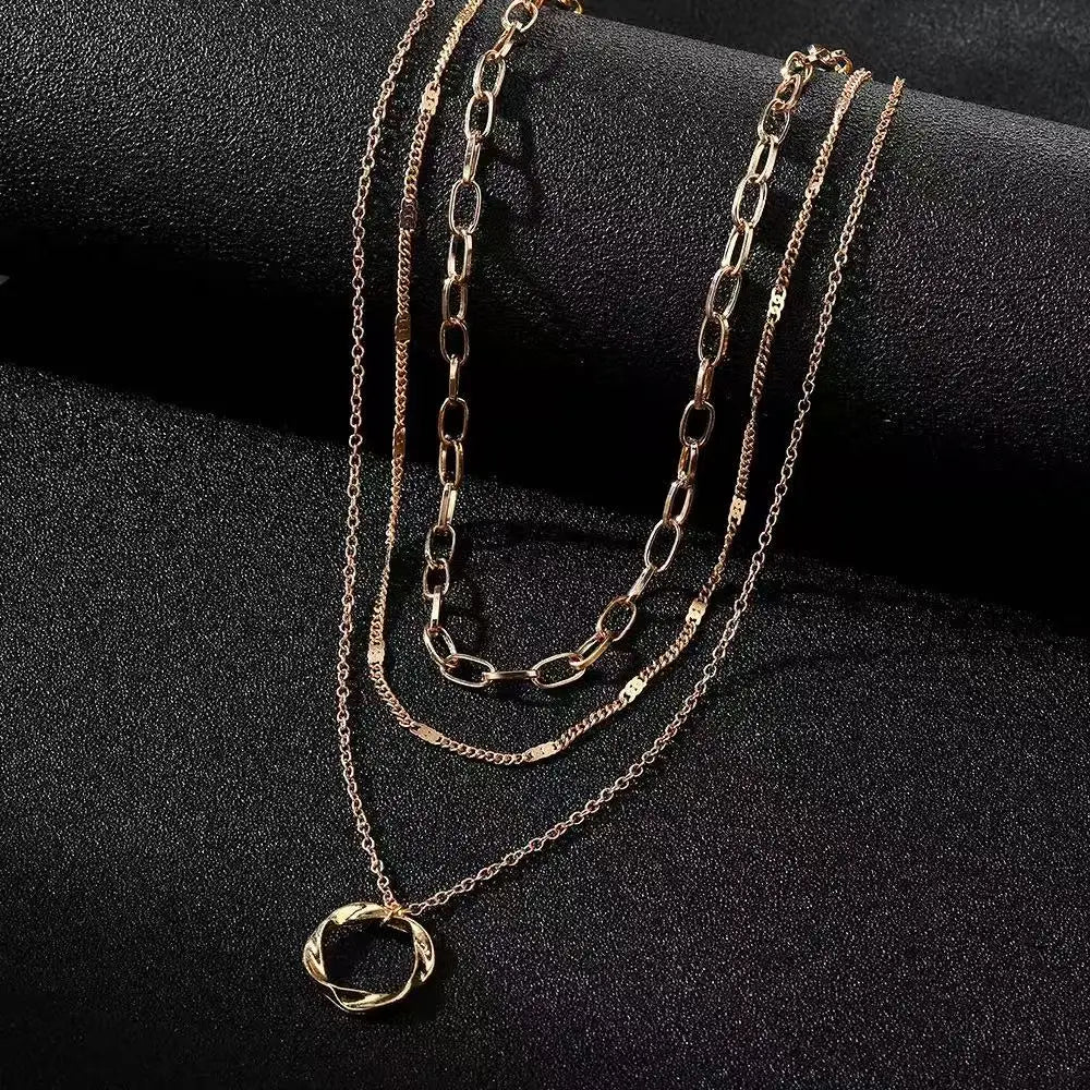 Fashionable cross-border new jewelry design round circle pendant necklace, exaggerated multi-layer versatile necklace.
