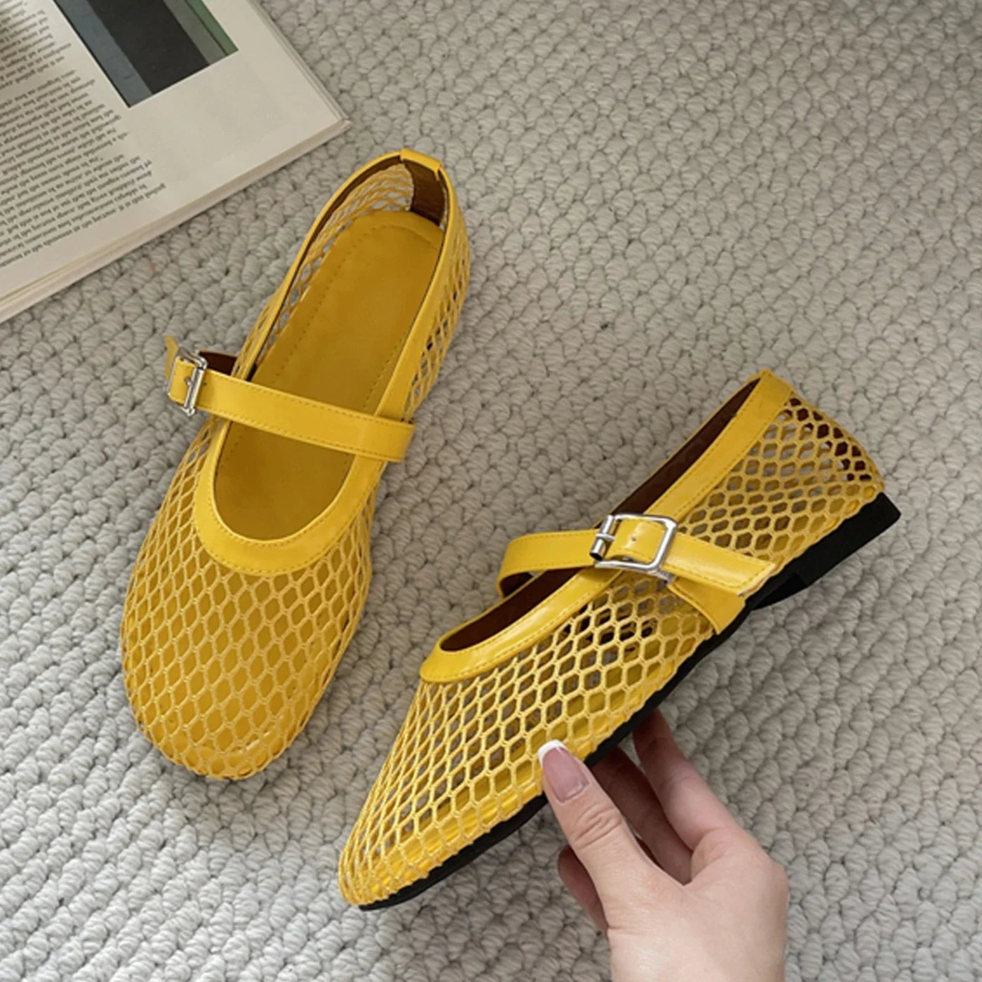 Aneikeh Round Toe Flat Shoes Women Non Slip Flat Sandals Sizes 35-43 Breathable Mesh Beach Outdoor Shallow Comfortable Shoes