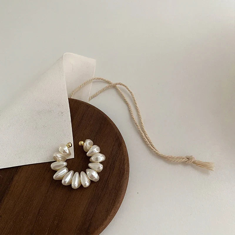 Irregular Pearl Ear Clip Fake Piercing Ear Cuff Artificial Pearls Ear Clips On Earrings Women French Retro Elegant Jewelry Gifts