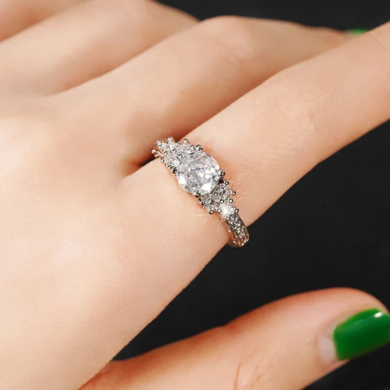 Huitan Trendy Women Wedding Rings with Brilliant Cubic Zirconia Crystal Temperament Female Accessories for Party Fashion Jewelry