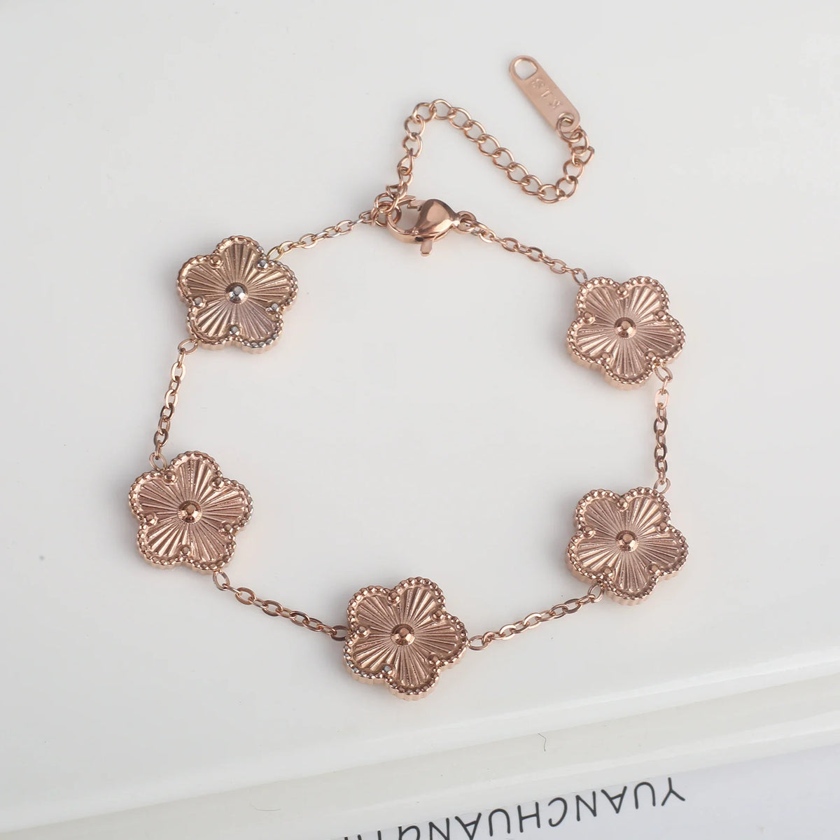 Hot Sale Black/Gold Stainless Steel Laser Five-Leaf Flower Charm Bracelet Personalized For Man Woman Classic Clover Jewelry