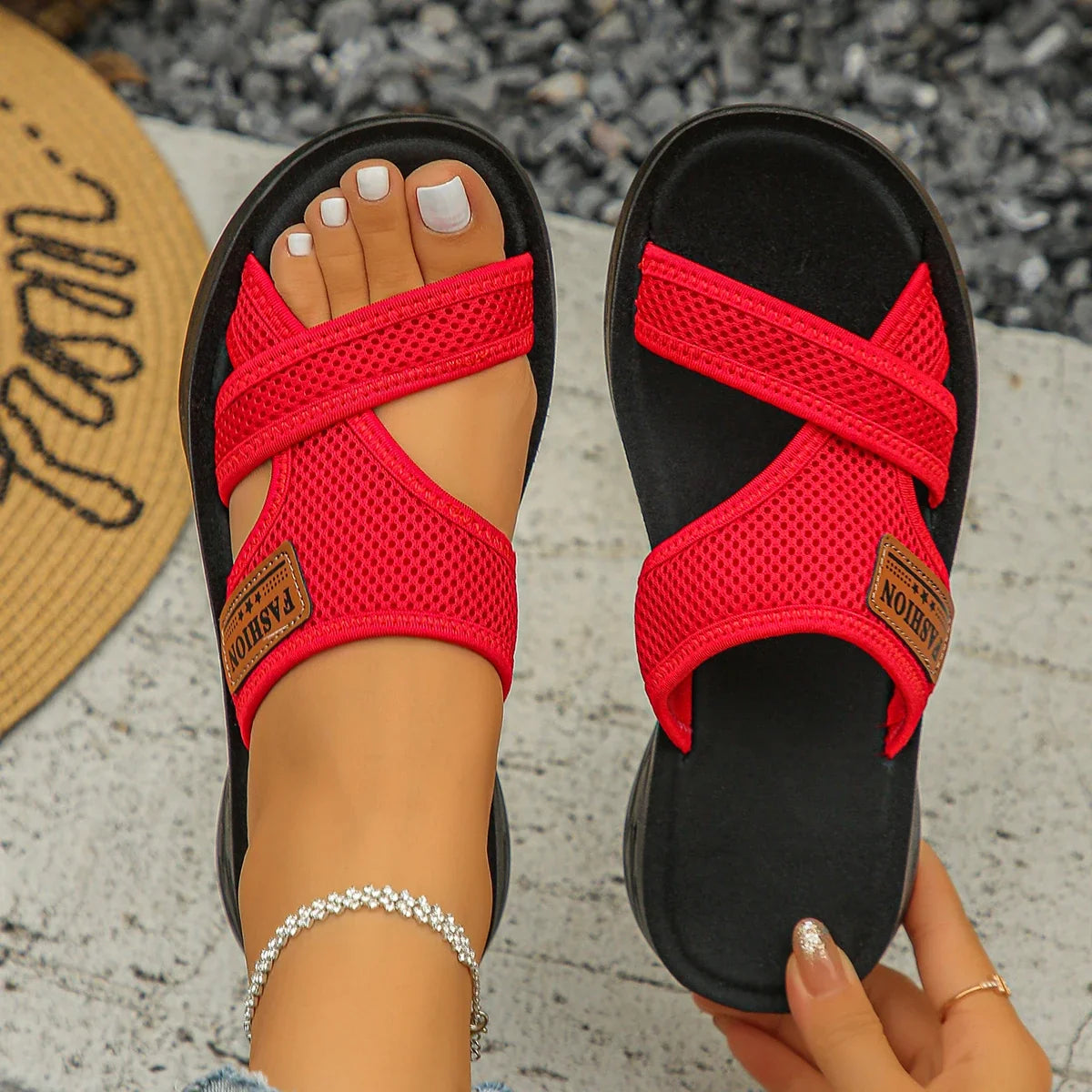 Women Flat Slippers Summer Outdoor Wear Sandals Soft Bottom Lightweight Shoes Women Casual Versatile Beach Slippers Slides Women