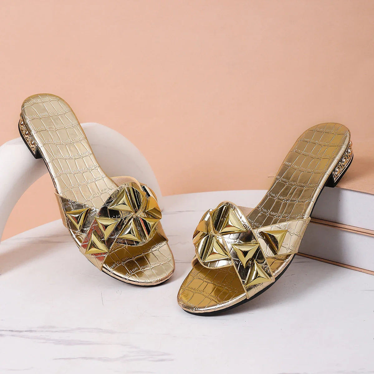 Summer Women Shoes Ladies Flip Flops Designer Outside Female Slippers Summer New Luxury Sandals Fashion Walking Open Toe Slides