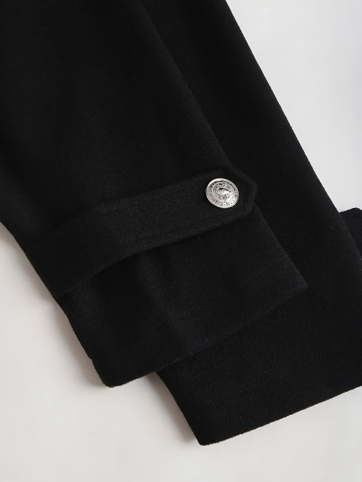 A Large-Sized, Casual, Elegant and Fashionable Double-Breasted Hooded Jacket for Women in Autumn and Winter