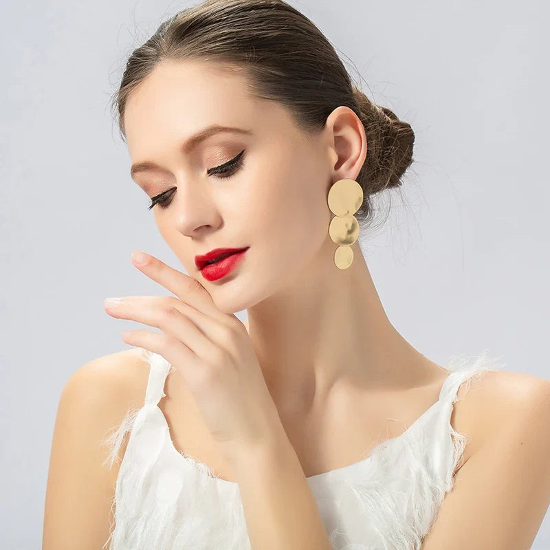 Trendy Vintage Hammered Texture Round Disc Clip on Earrings Non Pierced Matte Platting for Women Statement Earrings Jewelry