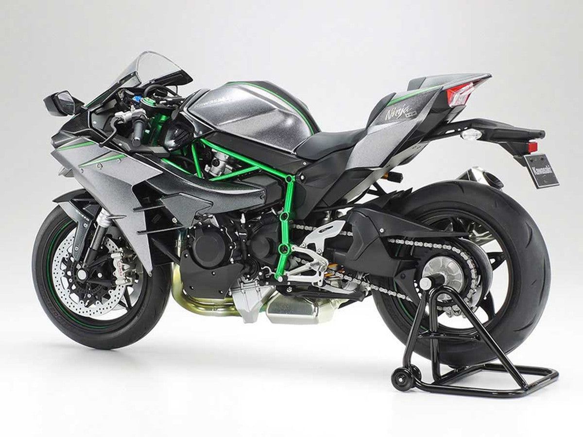 Model Kit Kawasaki Ninja H2 Carbon Motorcycle 1/12 Scale Model by Tamiya