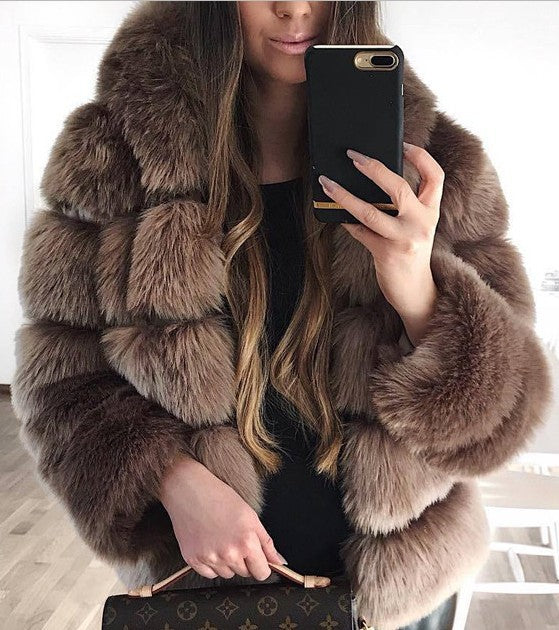 Women's Minimalist Hooded Patchwork Fur Grass Jacket