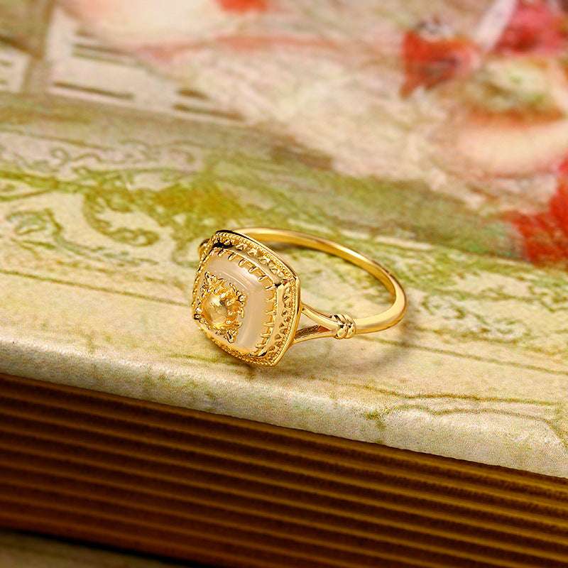 Vintage  Style Elegant Carved White Jade Pith Ring