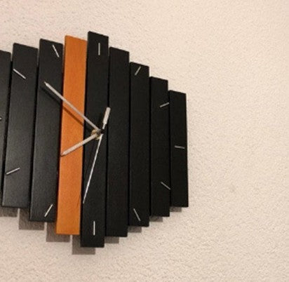 Rural Pastoral European-style Wooden Wall Clock Creative Retro Living Room Clock